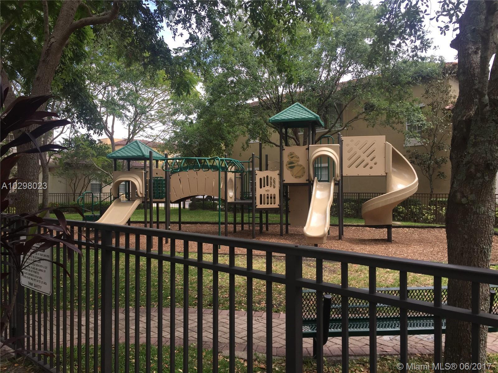 Cobblestone Pembroke Pines, FL 33027 - Photo 21 of 25