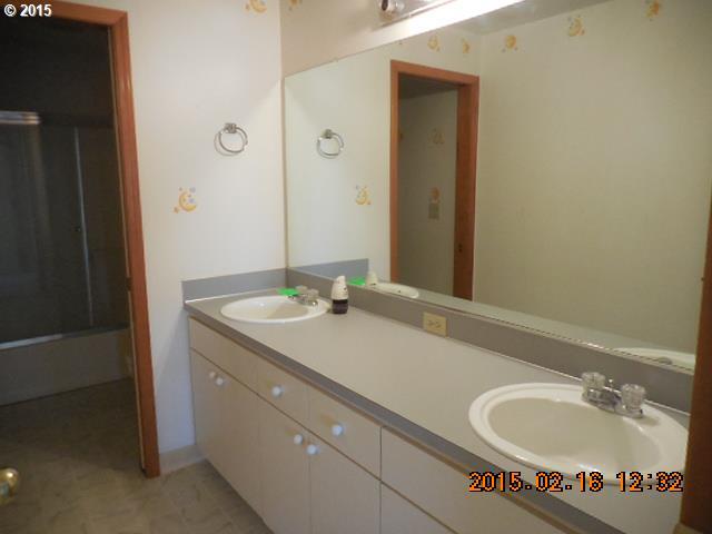 21498 Southwest Jay Street Aloha, OR 97003 - Photo 10 of 12