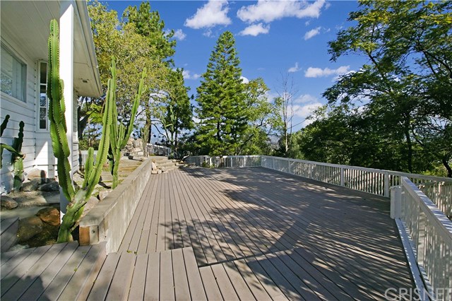 12445 Viewcrest Road Studio City, CA 91604 - Photo 22 of 28