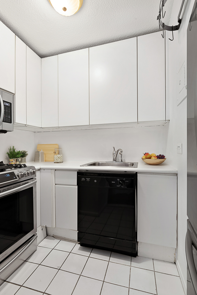 200 West 79th Street, Unit 5A Manhattan, NY 10024 - Photo 3 of 8