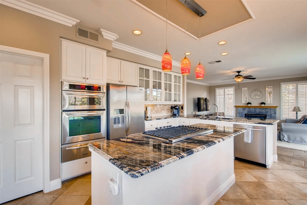 2056 Ridgecrest Place Escondido, CA 92029 - Photo 6 of 25 Gallery Image 6