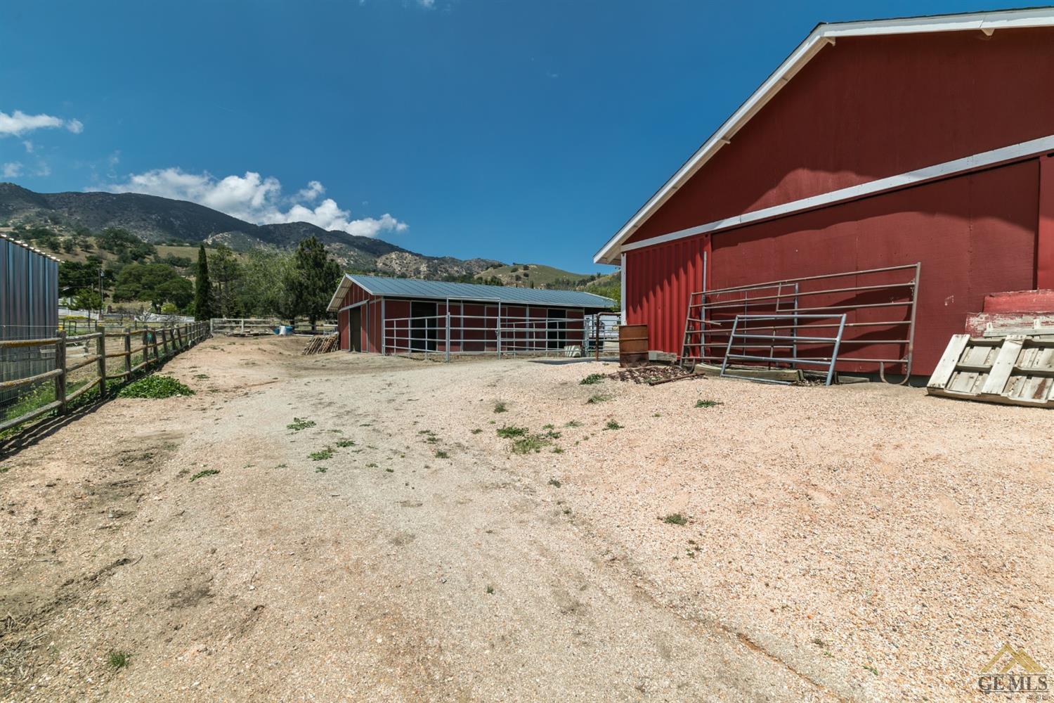 23947 Clover Spring Road Tehachapi, CA 93561 - Photo 10 of 22 Gallery Image 10