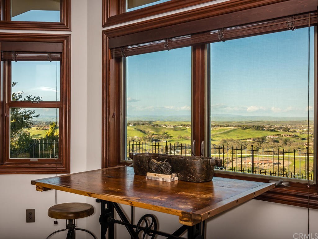 2390 Battering Rock Road Templeton, CA 93465 - Photo 15 of 44