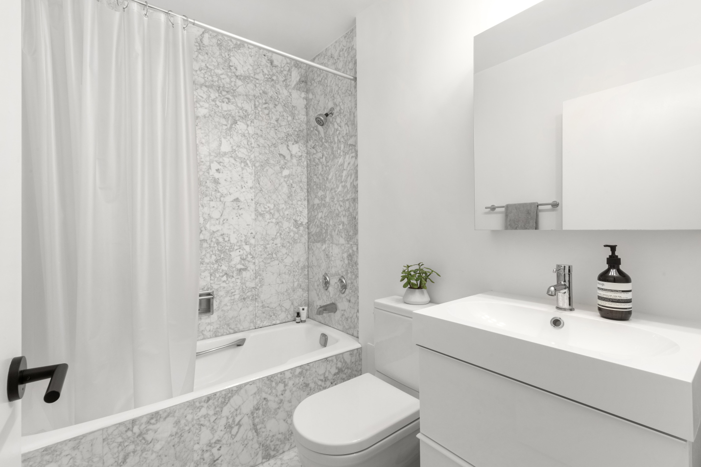 377 Rector Place, Unit 8H Manhattan, NY 10280 - Photo 5 of 7