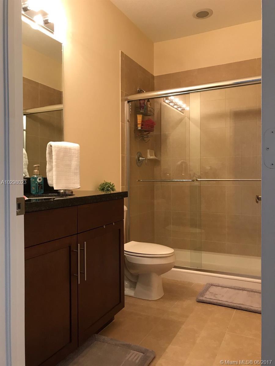 Cobblestone Pembroke Pines, FL 33027 - Photo 10 of 25