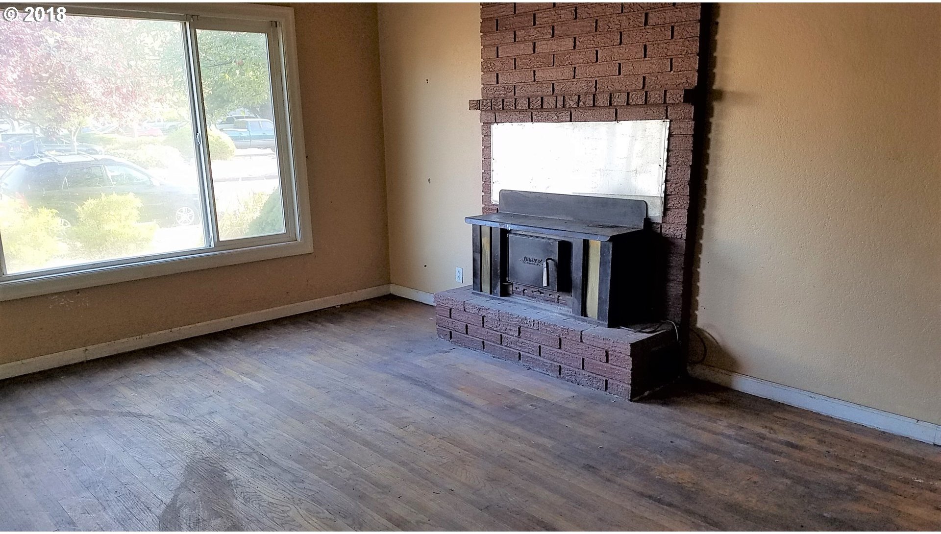 1617 G Street Springfield, OR 97477 - Photo 5 of 26