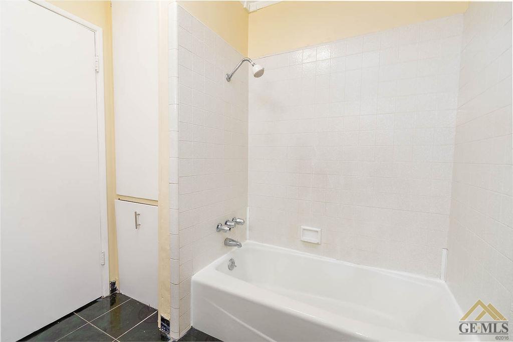 612 Dennison Lane Bakersfield, CA 93306 - Photo 18 of 40