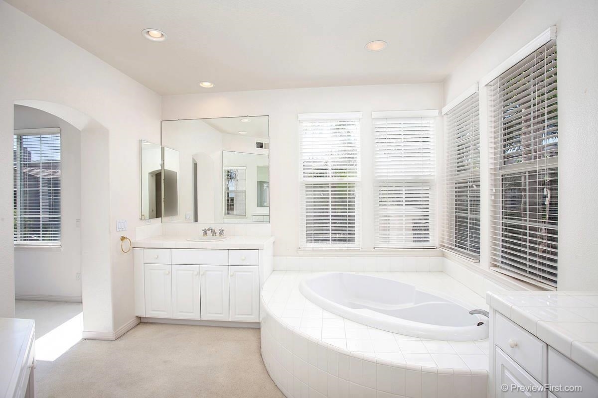 507 Rudder Avenue Carlsbad, CA 92011 - Photo 17 of 25 Gallery Image 17