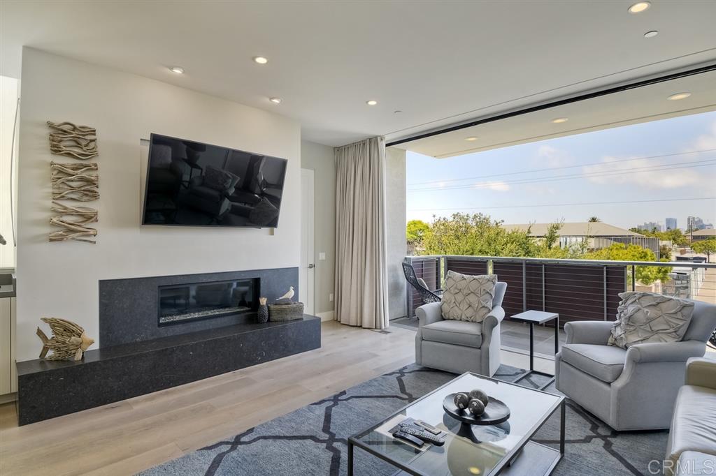 702 7th Street Coronado, CA 92118 - Photo 5 of 24