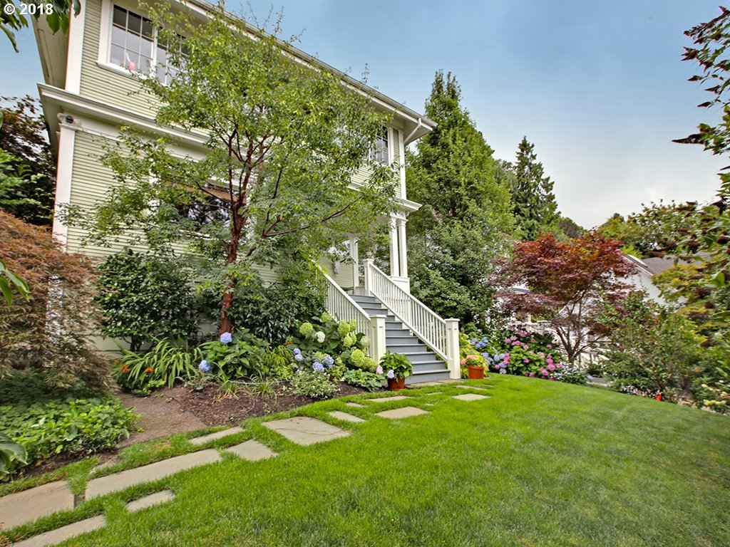 1616 Southwest Elizabeth Street Portland, OR 97201 - Photo 2 of 25 Gallery Image 2