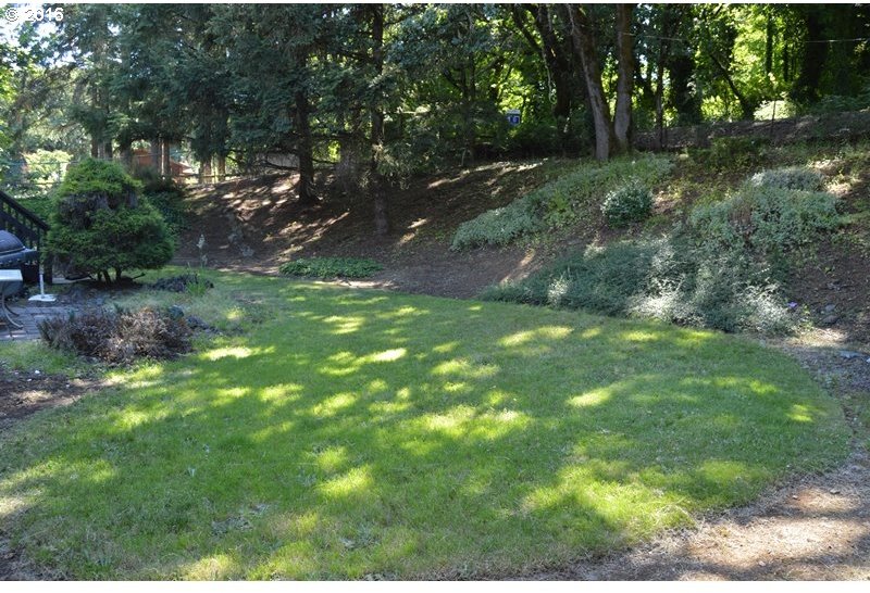 8520 Sunnyside Road Southeast Salem, OR 97306 - Photo 13 of 32 Gallery Image 13