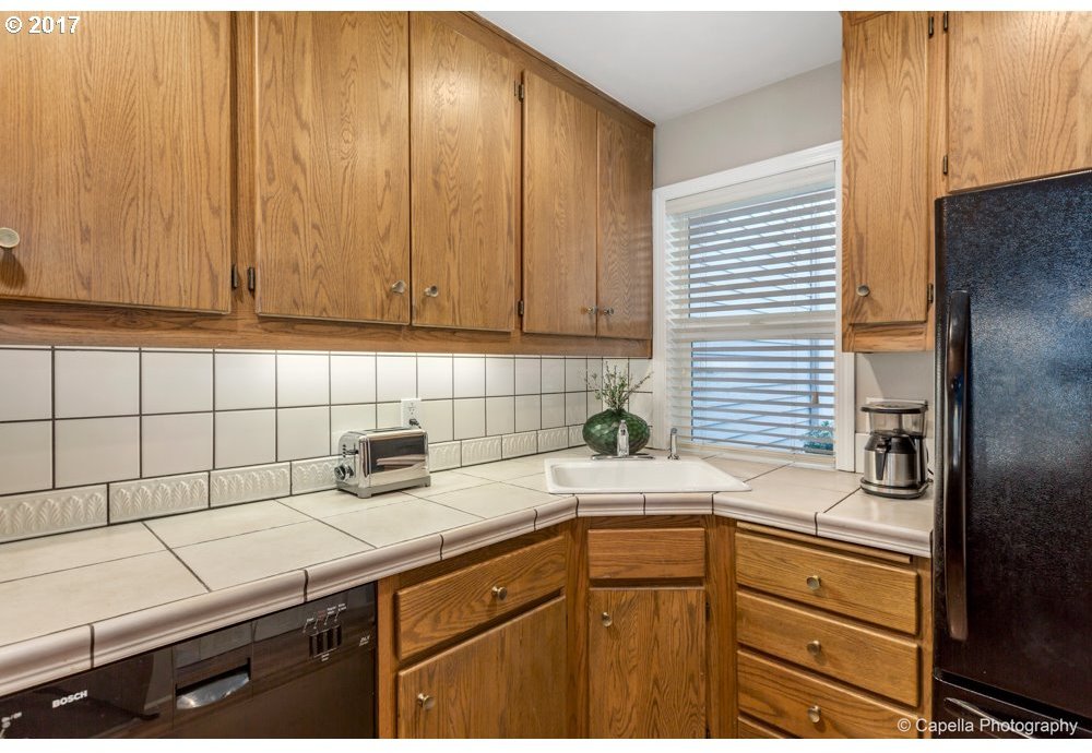 5113 Southwest Mitchell Street Portland, OR 97221 - Photo 7 of 16 Gallery Image 7