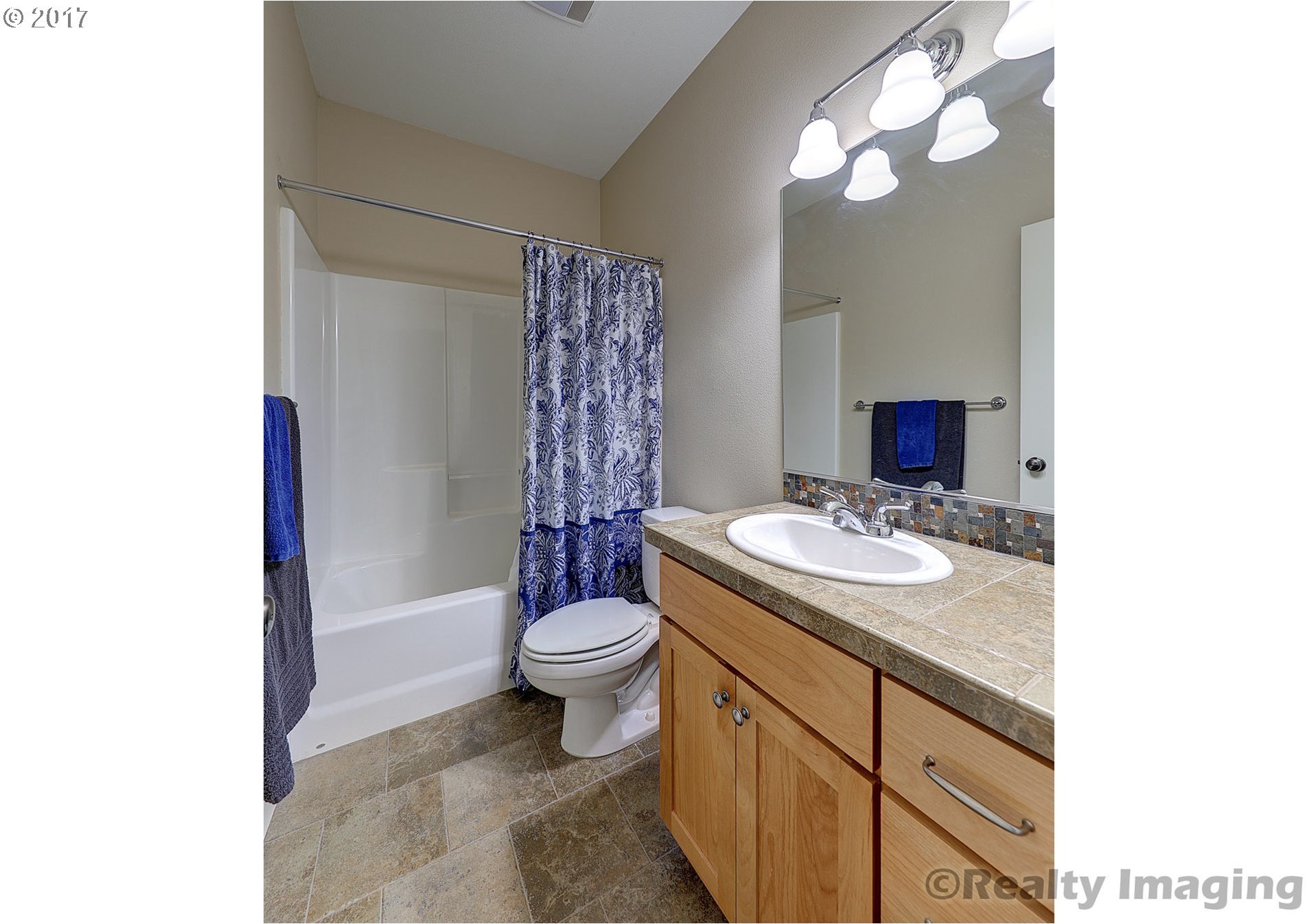 6658 Southwest 23rd Place Portland, OR 97219 - Photo 4 of 15