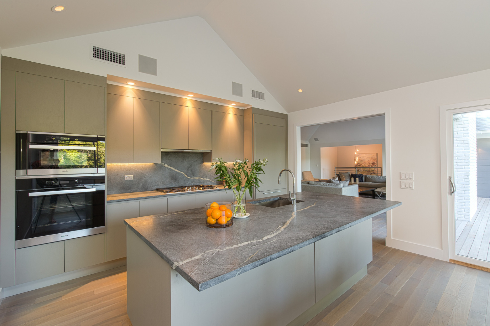 13 Clamshell Avenue East Hampton, NY 11937 - Photo 6 of 20