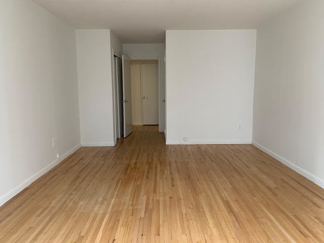 48 West 68th Street, Unit 9F Manhattan, NY 10023 - Photo 6 of 9