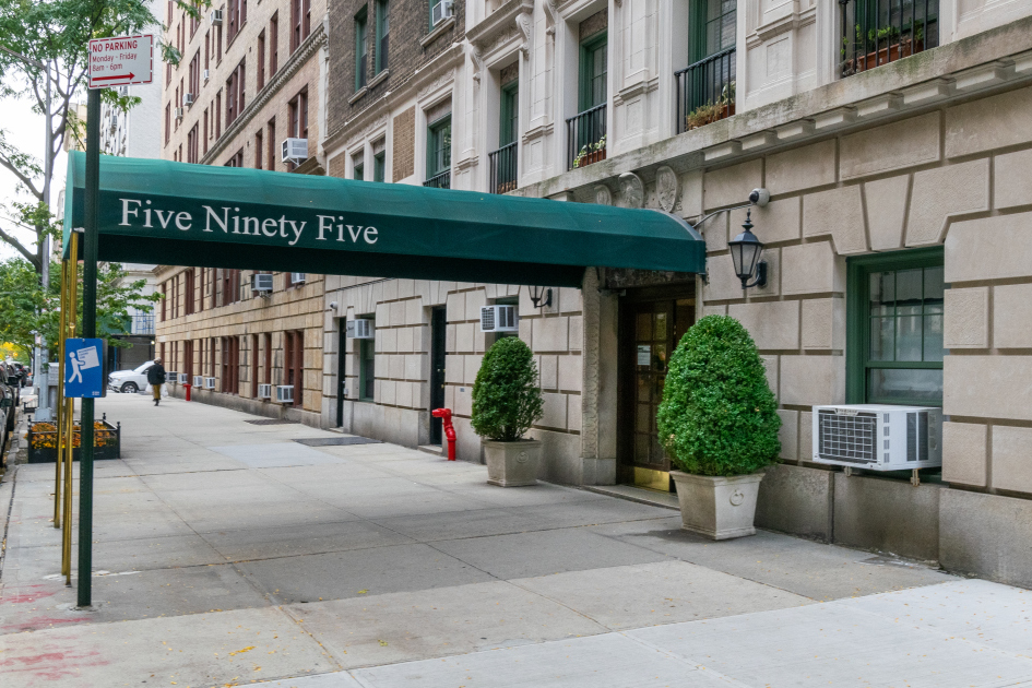 595 W End Ave 595 West End Ave, Manhattan, NY 10024 - Photo 3 of 4