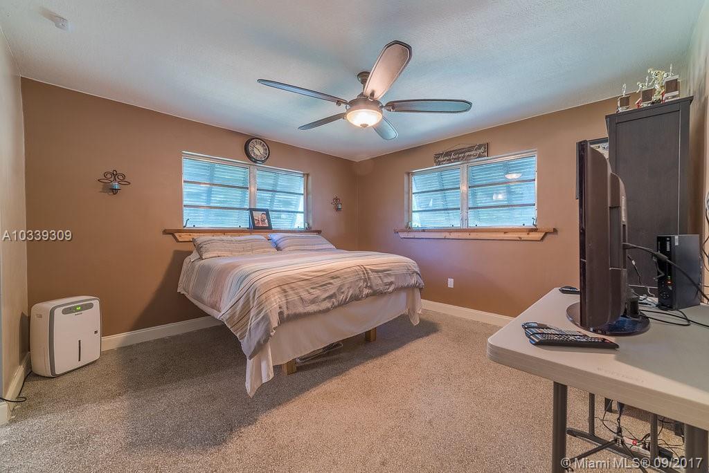19421 Holiday Road Cutler Bay, FL 33157 - Photo 11 of 31 Gallery Image 11