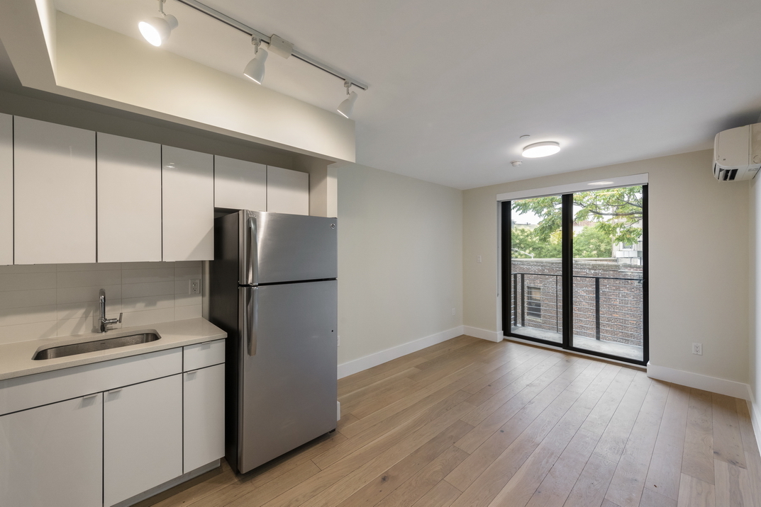 30 Orient Avenue, Unit PHB Brooklyn, NY 11211 - Photo 3 of 15
