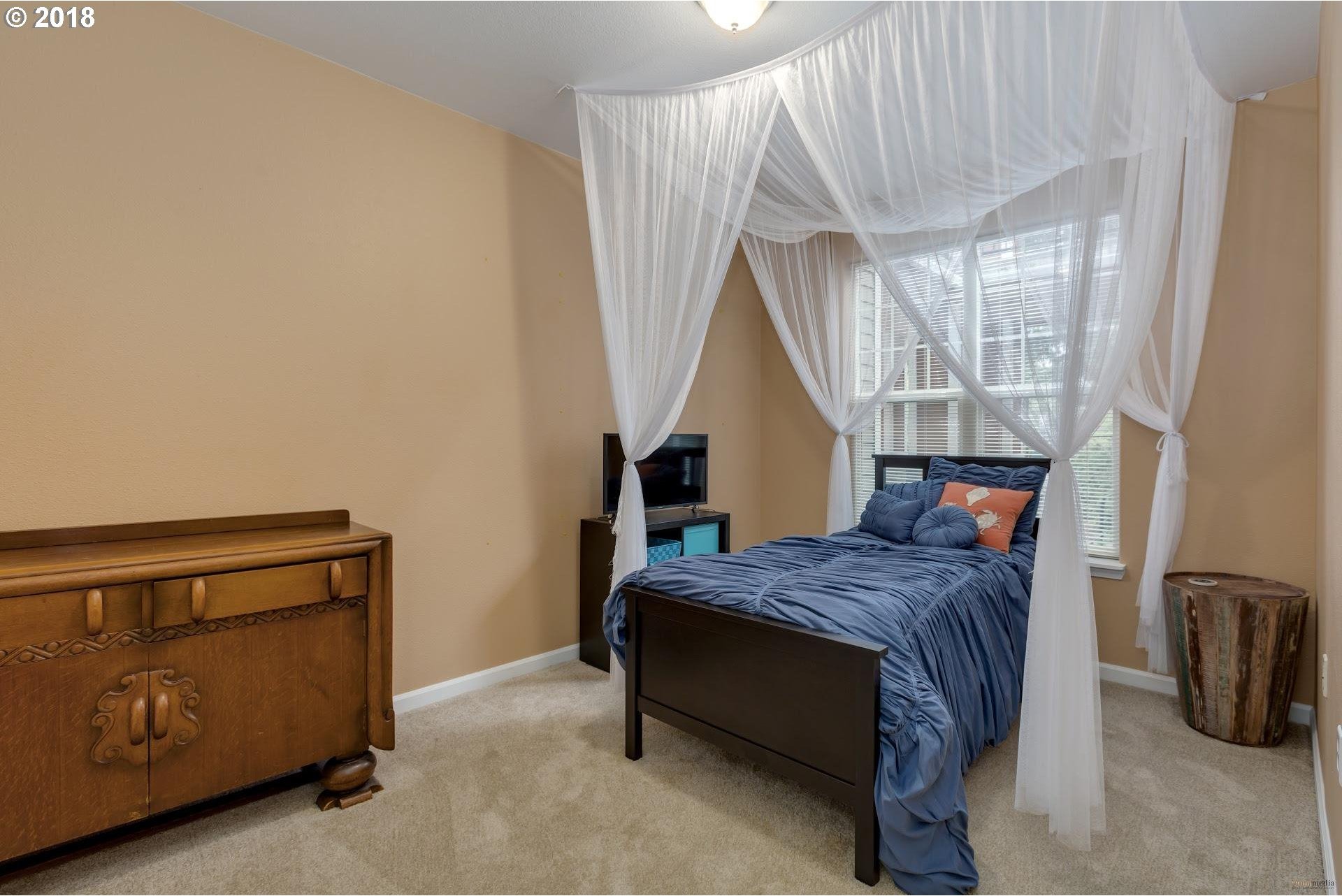 701 Springtree Lane West Linn, OR 97068 - Photo 7 of 19 Gallery Image 7