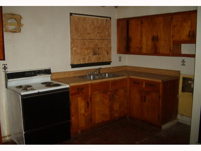 5086 Gill Road Memphis, TN 38109 - Photo 4 of 10