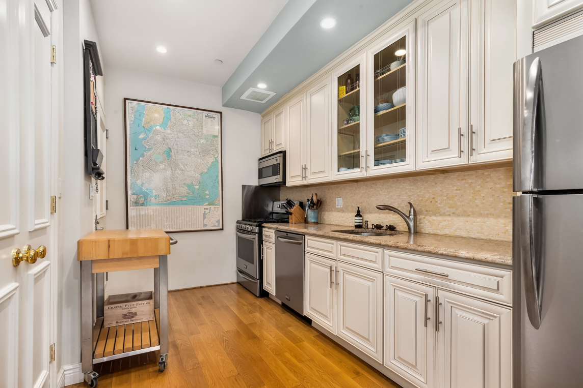 199 Huron Street, Unit 3A Brooklyn, NY 11222 - Photo 2 of 9