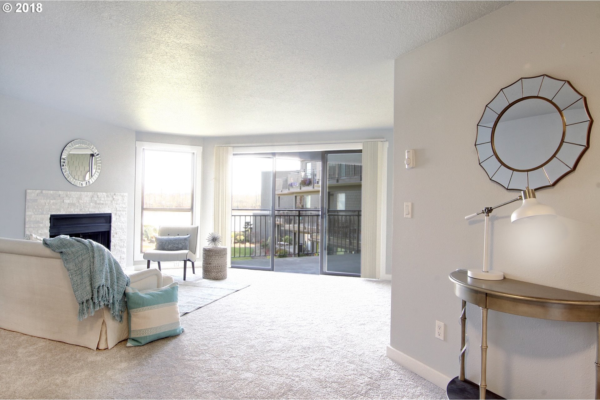 5630 South Riverside Lane, Unit 2 Portland, OR 97239 - Photo 9 of 20 Gallery Image 9