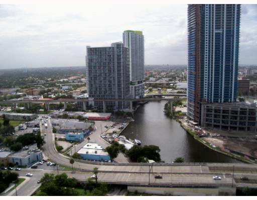 41 Southeast 5th Street, Unit 1517 Miami, FL 33131 - Photo 1 of 16