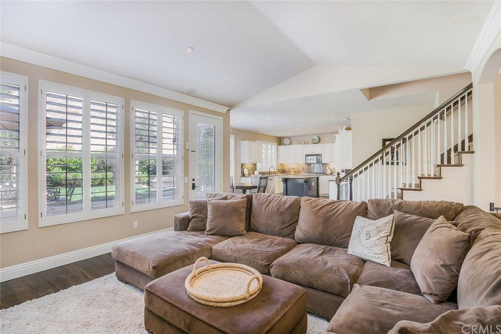 46 Rolling Ridge Rancho Santa Margarita, CA 92688 - Photo 8 of 26 Looking from the family room to the kitchen.
