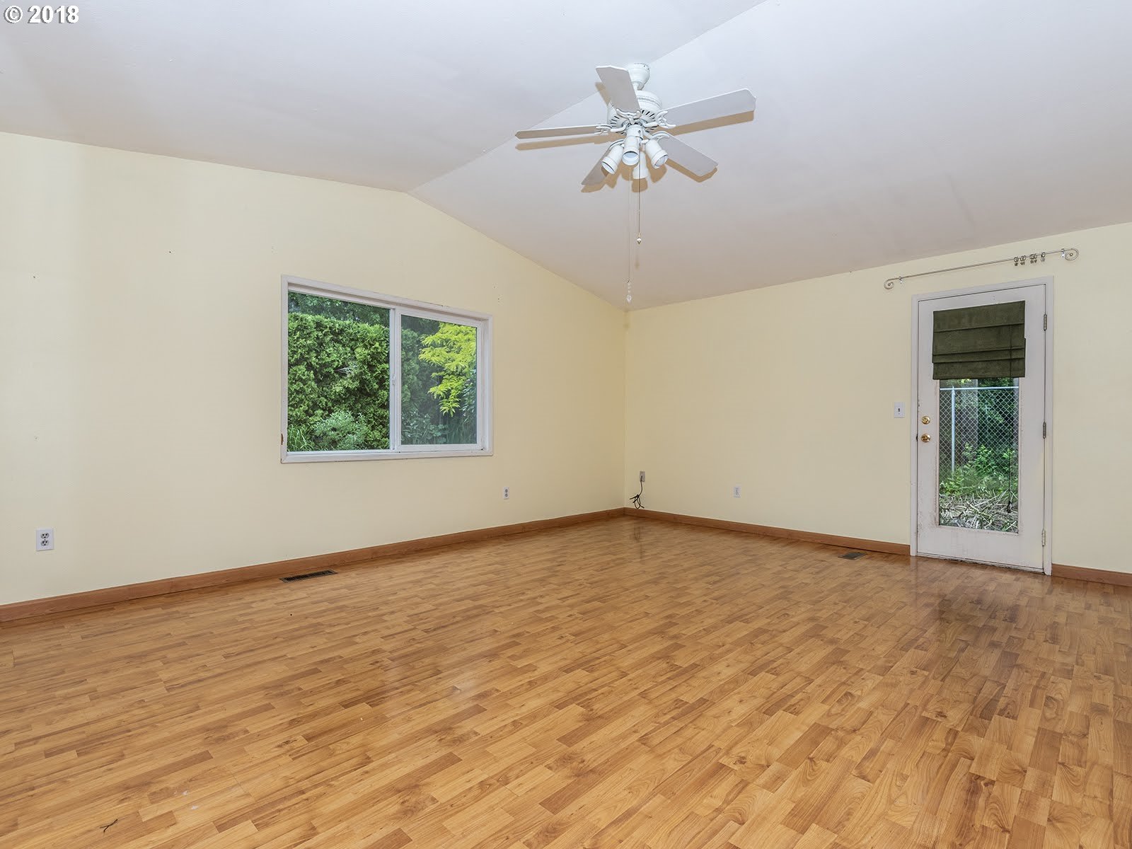 5755 Southwest Taylors Ferry Road Portland, OR 97219 - Photo 6 of 15 Gallery Image 6