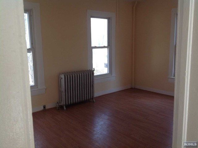 308 Hirliman Road Englewood, NJ 07631 - Photo 4 of 6