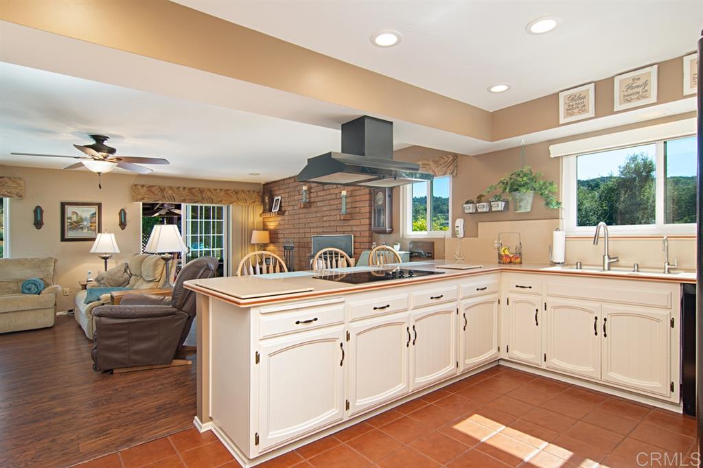 775 Arnold Way Alpine, CA 91901 - Photo 4 of 6