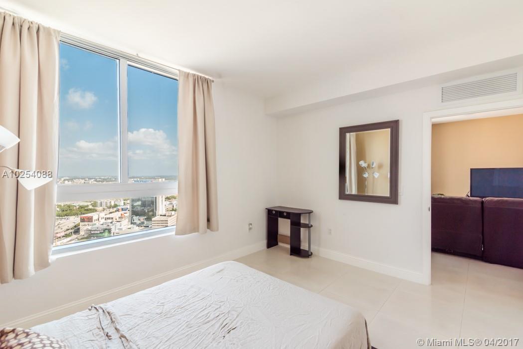 90 Southwest 3rd Street, Unit 4006 Miami, FL 33130 - Photo 6 of 15