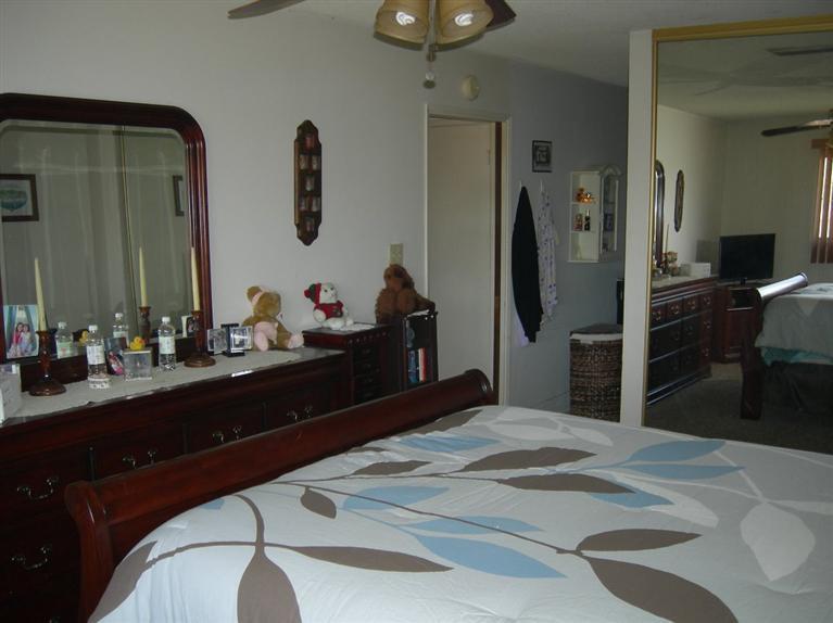 2848 Summit Circle Bakersfield, CA 93306 - Photo 12 of 15 Master Bedroom