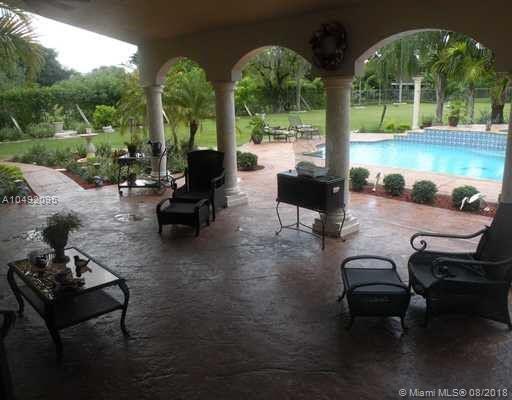 6040 Southwest 97th Avenue Miami, FL 33173 - Photo 10 of 11