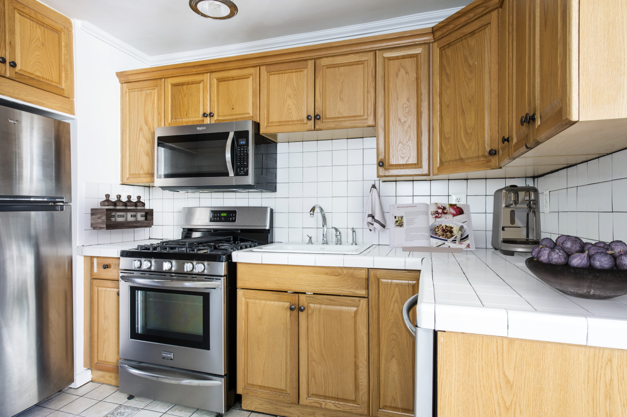 165 Christopher Street, Unit 3A Manhattan, NY 10014 - Photo 2 of 14