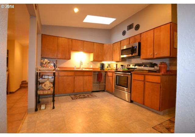 5905 Witzel Road Southeast Salem, OR 97317 - Photo 3 of 9 Gallery Image 3