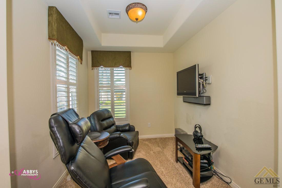 13407 Raphael Avenue Bakersfield, CA 93306 - Photo 24 of 40