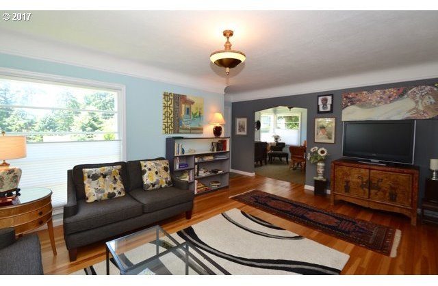 1685 Southwest Sunset Boulevard Portland, OR 97239 - Photo 5 of 32 Gallery Image 5
