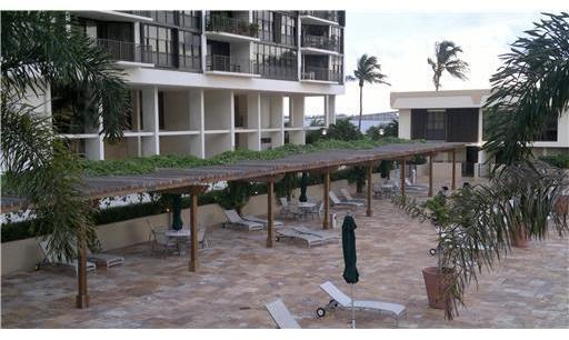 1901 Brickell Avenue, Unit B413 Miami, FL 33129 - Photo 7 of 8