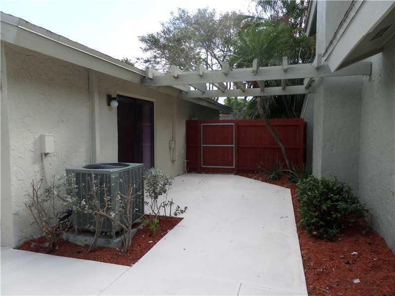 80 Ivy Road, Unit 80 Hollywood, FL 33021 - Photo 15 of 16 Gallery Image 15
