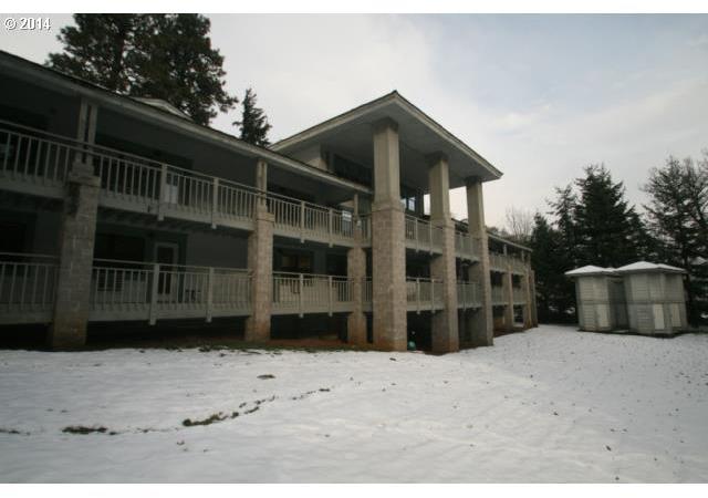 105 Country Club Road, Unit 4 Hood River, OR 97031 - Photo 1 of 14 Gallery Image 1