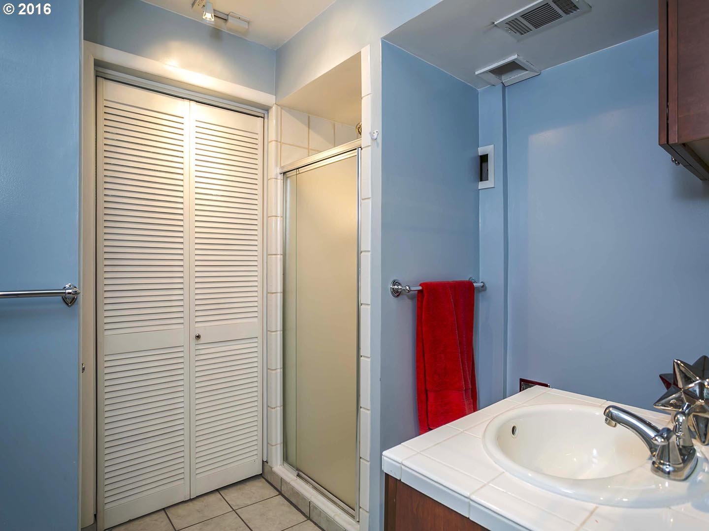 4415 Southwest Dosch Road Portland, OR 97239 - Photo 20 of 29 Gallery Image 20