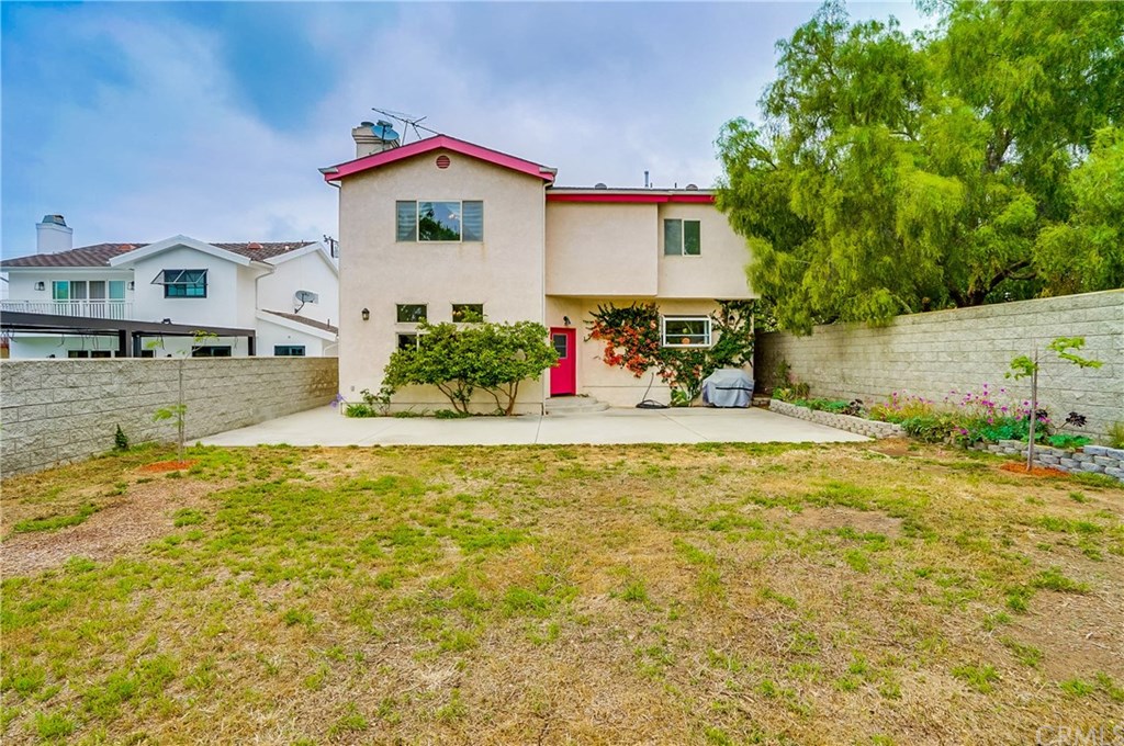 1852 6th Street Manhattan Beach, CA 90266 - Photo 7 of 9