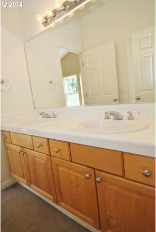 1072 Northwest Burnside Road Gresham, OR 97030 - Photo 11 of 16 Gallery Image 11