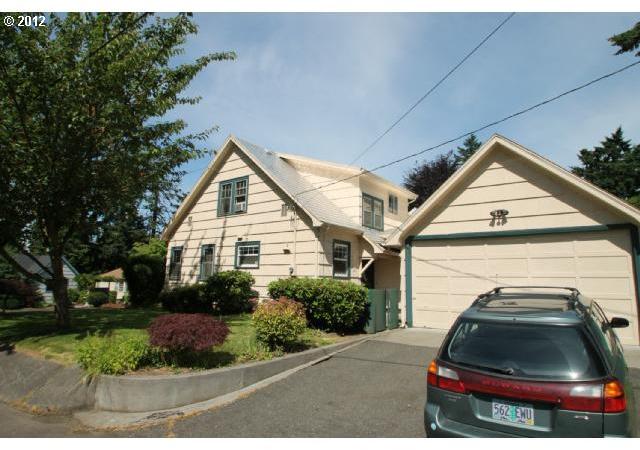 9906 Northeast Campaign Street Portland, OR 97220 - Photo 15 of 16