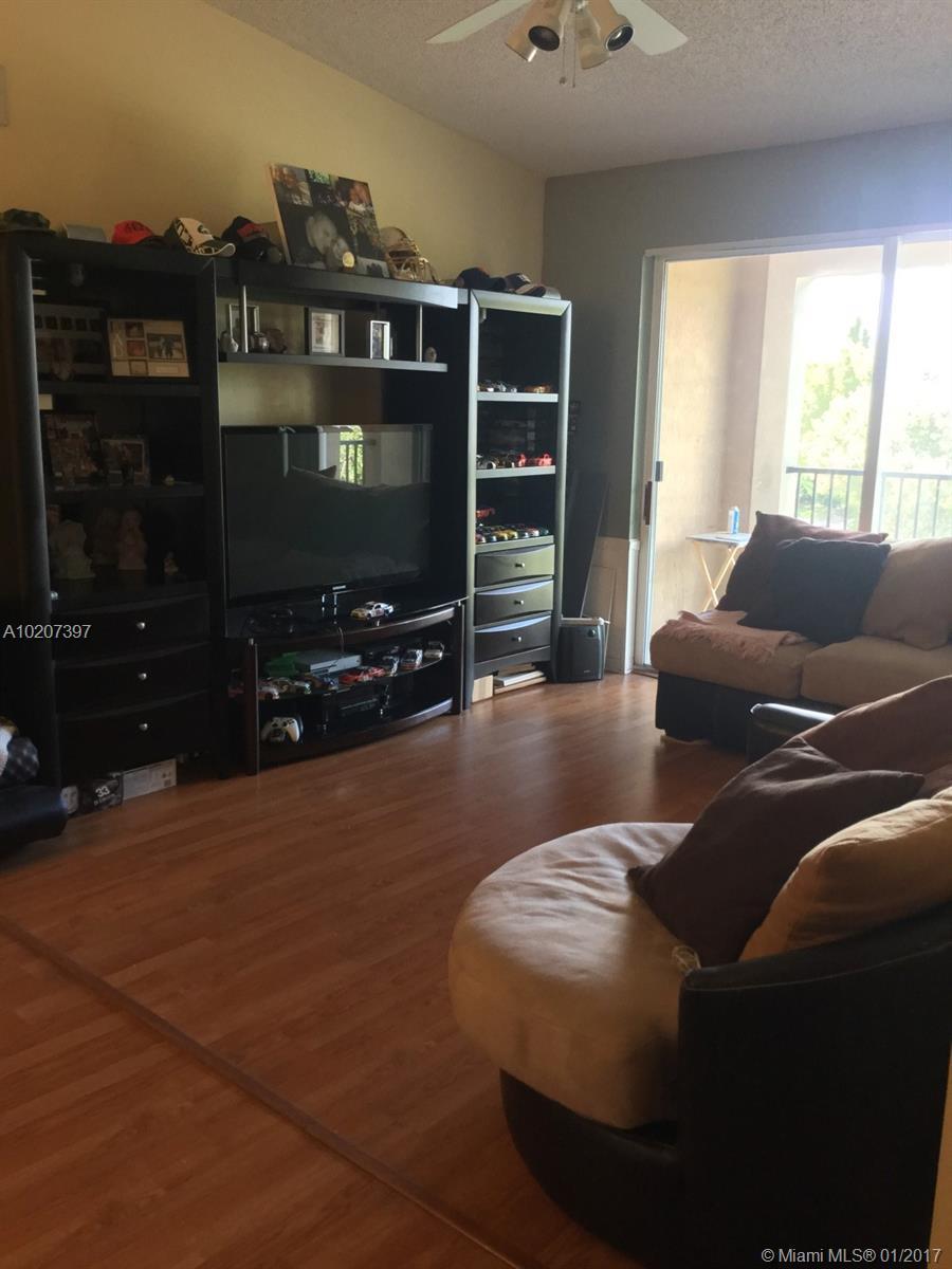 8010 North Nob Hill Road, Unit 303 Tamarac, FL 33321 - Photo 7 of 35