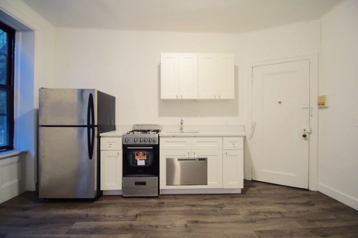 223 East 88th Street, Unit 1 Manhattan, NY 10128 - Photo 3 of 5