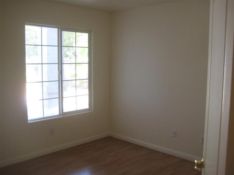 2548 Terrace Way Bakersfield, CA 93304 - Photo 6 of 8