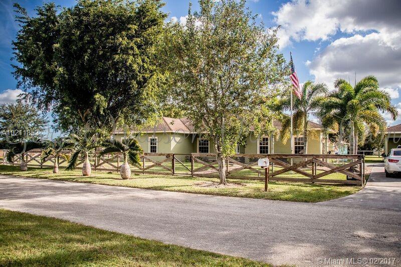 19302 Southwest 292nd Street Homestead, FL 33030 - Photo 3 of 29