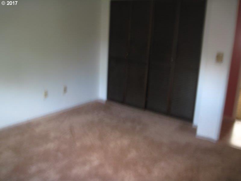 1334 Southwest 44th Street Pendleton, OR 97801 - Photo 11 of 13
